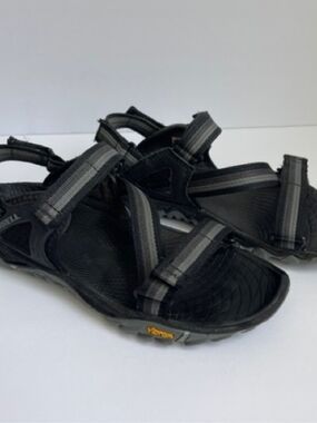 Merrell Black and Gray Sandals